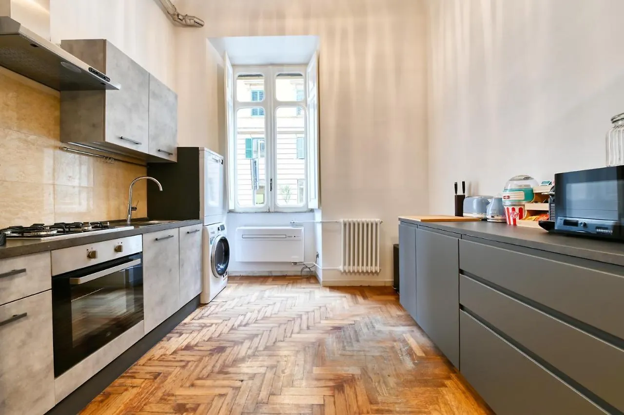 Elegant Oasis Among The Vatican And Via Del Corso Rome Apartment