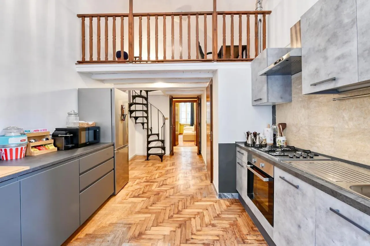 Elegant Oasis Among The Vatican And Via Del Corso Rome
