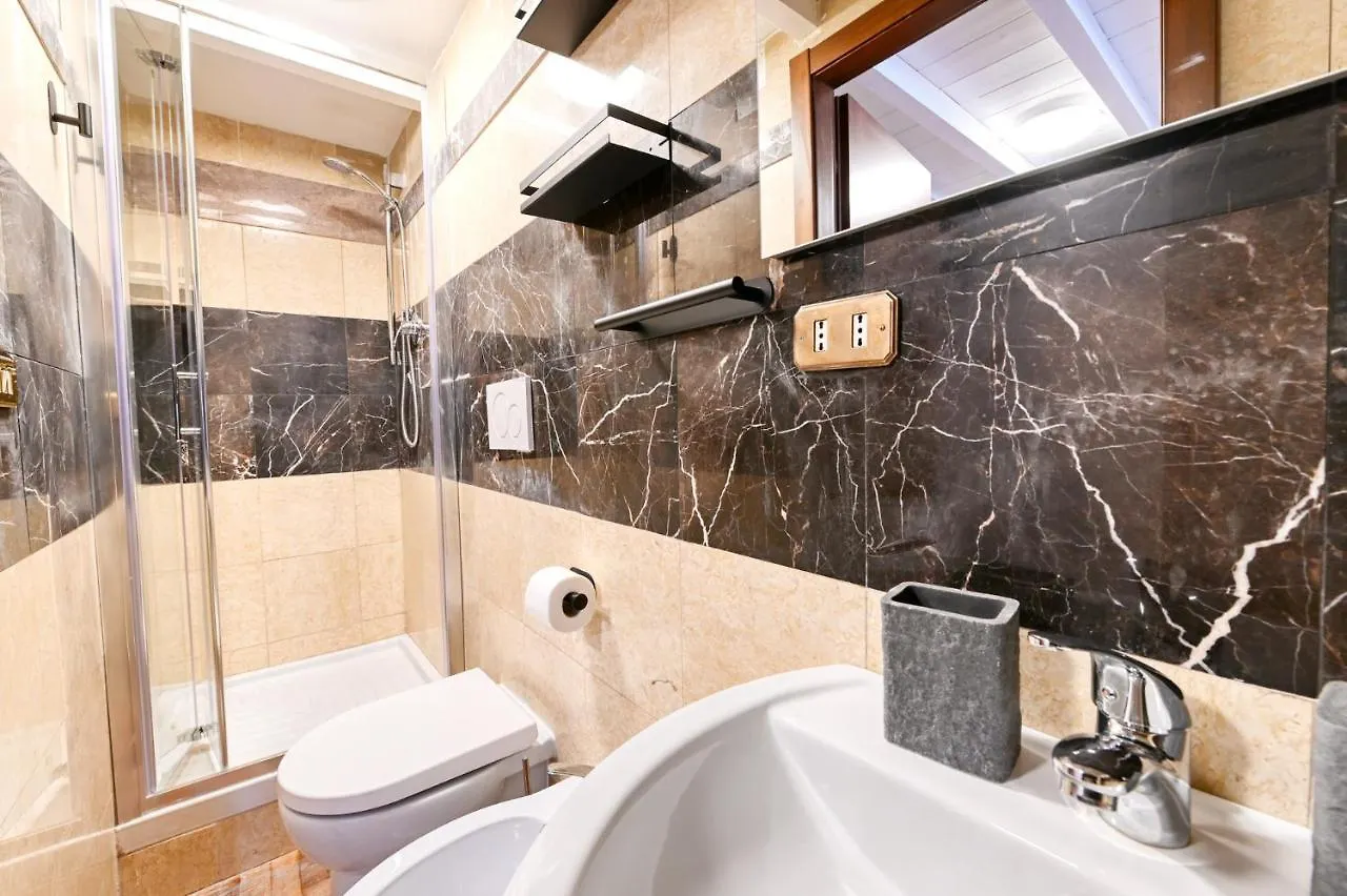 Elegant Oasis Among The Vatican And Via Del Corso Rome Apartment